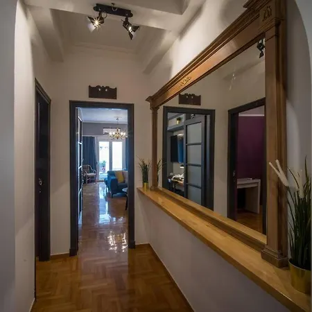 Victorian Elegance, Athens' Hidden Gem, 6br , 30sec To Metro , Ac , Netflix *